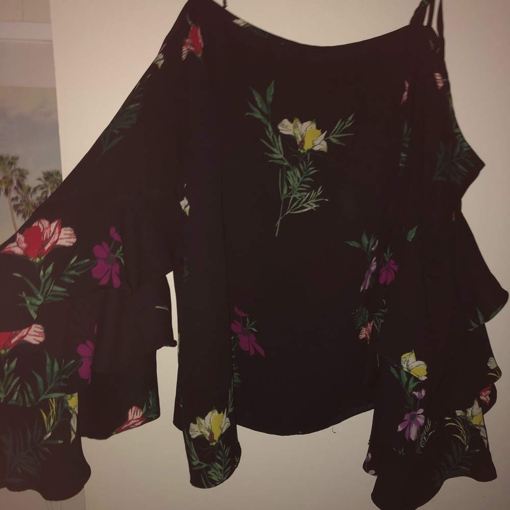 Vince Camuto Top